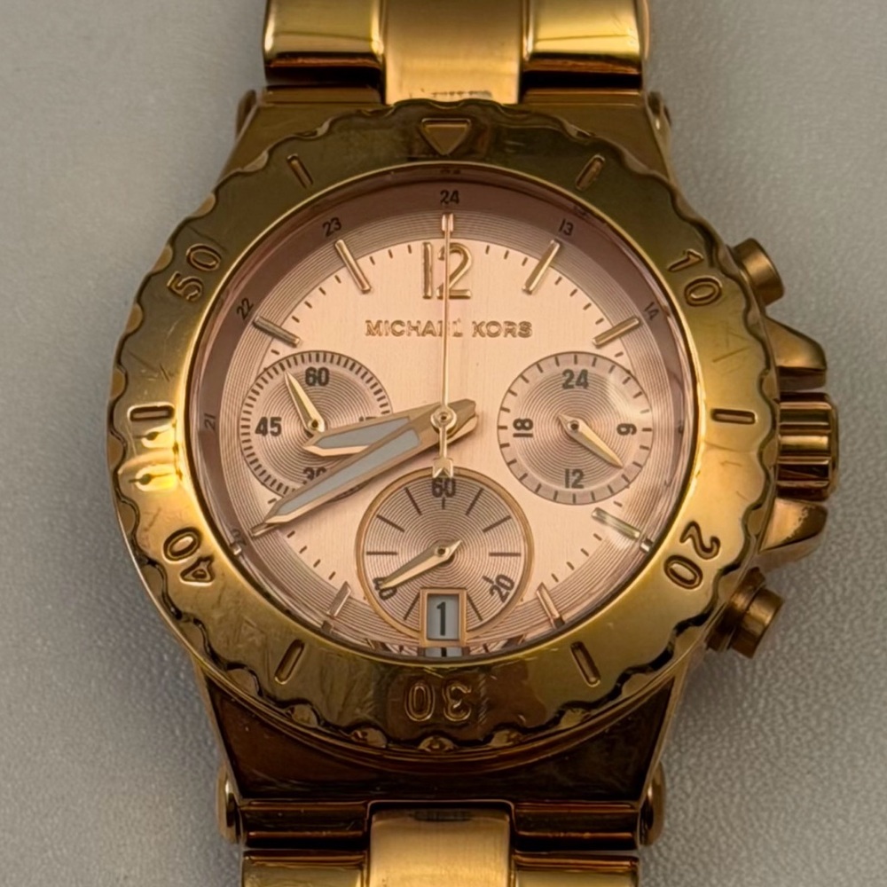 🌟2XHP🌟Michael Kors “Like New”Rose Gold Chronograph Watch Model Number 255300